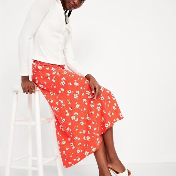 Old Navy Dresses & Skirts - Old Navy red floral Crepe A-Line Midi Skirt